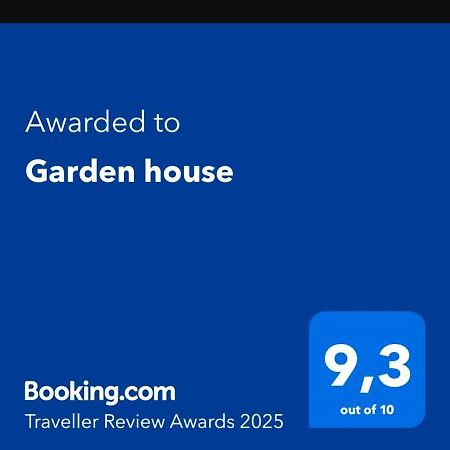 Garden House Apartment เกรมาสตี ภายนอก รูปภาพ
