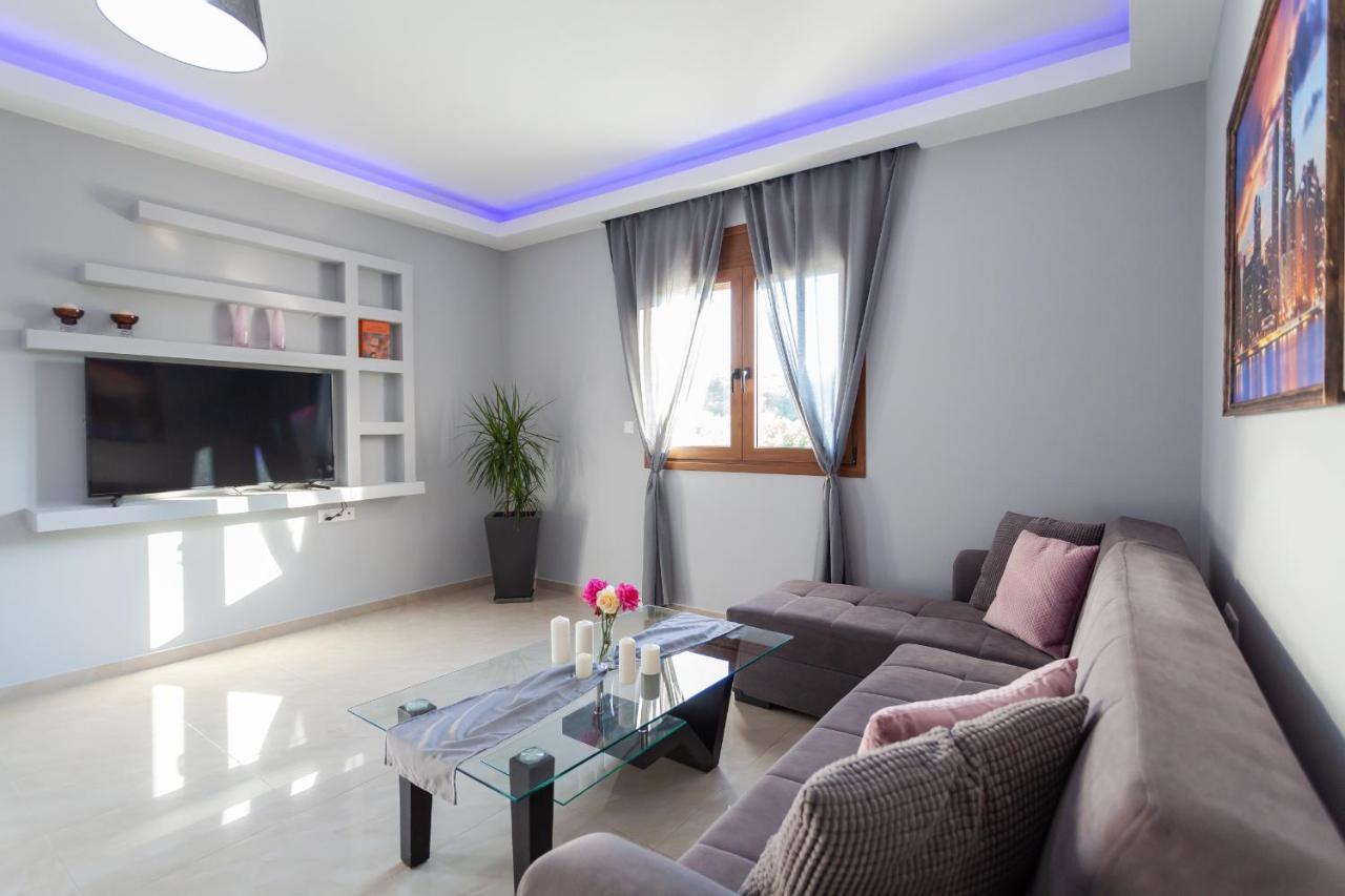 Garden House Apartment เกรมาสตี ภายนอก รูปภาพ