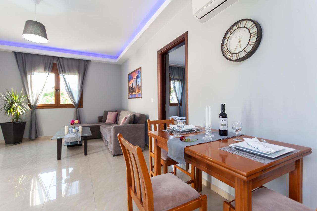 Garden House Apartment เกรมาสตี ภายนอก รูปภาพ