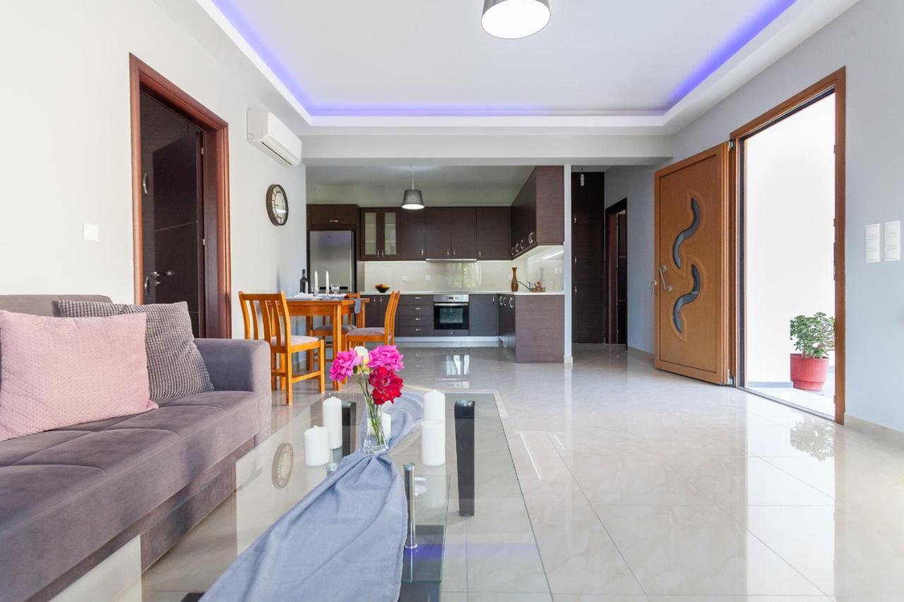 Garden House Apartment เกรมาสตี ภายนอก รูปภาพ